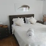 Iris Apartment *