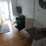 Iris *